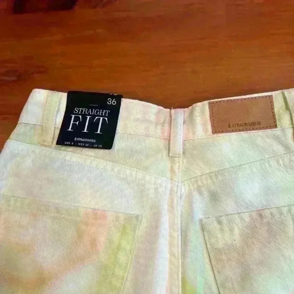 NWT Stradivarius Yellow Tye Dye Raw Hem Jeans. Size 4 - Picture 9 of 12
